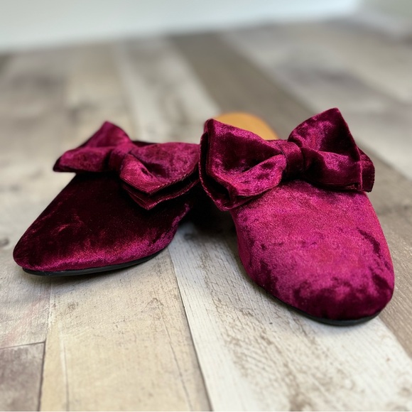 Velvet Bow Burgundy Mule Size 5 1/2 Christmas / Valentines Slip On Dress Shoe - Picture 2 of 7